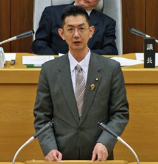 佐野仁昭議員が代表討論