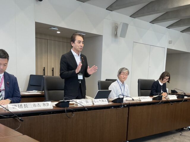 「川崎市学童保育の会」と懇談を行いました。